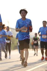 BIB: 500
                            <button type="button" onclick="openModal(3104282)" class="btn btn-primary btn-sm float-right btn-popup" data-toggle="modal" data-target=".modal-high-quality">
                        <i class="fas fa-shopping-cart"></i> Add to Cart
                    </button>
                                            <button type="button" onclick="isThisMe(3104282, true)" class="btn btn-success btn-sm float-right btn-popup btn-isme hidden" data-toggle="tooltip" data-placement="bottom" title="นี่คือรูปของคุณใช่ไหม คลิกที่นี่เพื่อเอาเข้าอัลบั้ม">
                        <i class="fas fa-plus"></i> Add to album
                    </button>
                    <button type="button" onclick="isThisMe(3104282, false)" class="btn btn-warning btn-sm float-right btn-popup btn-isnotme hidden">
                        <i class="fas fa-ban"></i> Remove from album
                    </button>